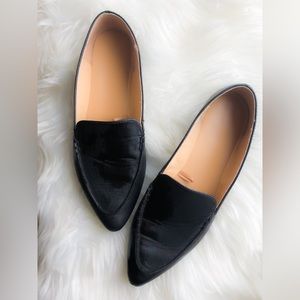 Sale NWT Matte Black pointed Flats Pairs Perfectly With Anything Mules